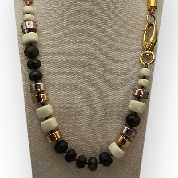 Black, Cream & Metallic Beaded Boho Old Money Classic Style Necklace - Picture 4 of 8
